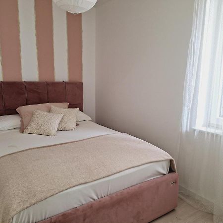 Apartman Maja **** Apartment Sibenik Exterior photo